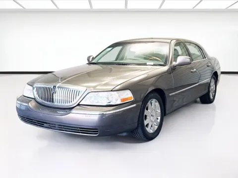Gray 2004 Lincoln Town Car Ultimate for sale in Montclair, CA