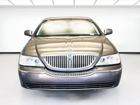 Photos of 2004 Lincoln Town Car Ultimate for sale in Montclair, CA at KarGenie