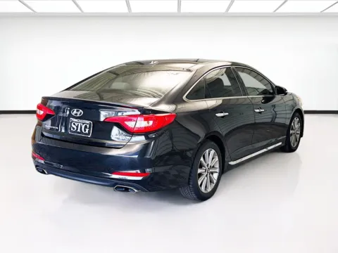 More photos of 2016 Hyundai Sonata at KarGenie, CA