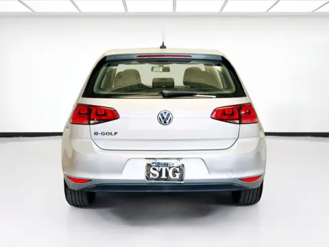 More photos of 2016 Volkswagen e-Golf SE at KarGenie, CA