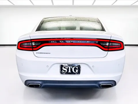 More photos of 2015 Dodge Charger SE at KarGenie, CA