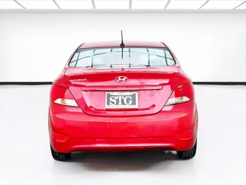More photos of 2016 Hyundai Accent SE at KarGenie, CA