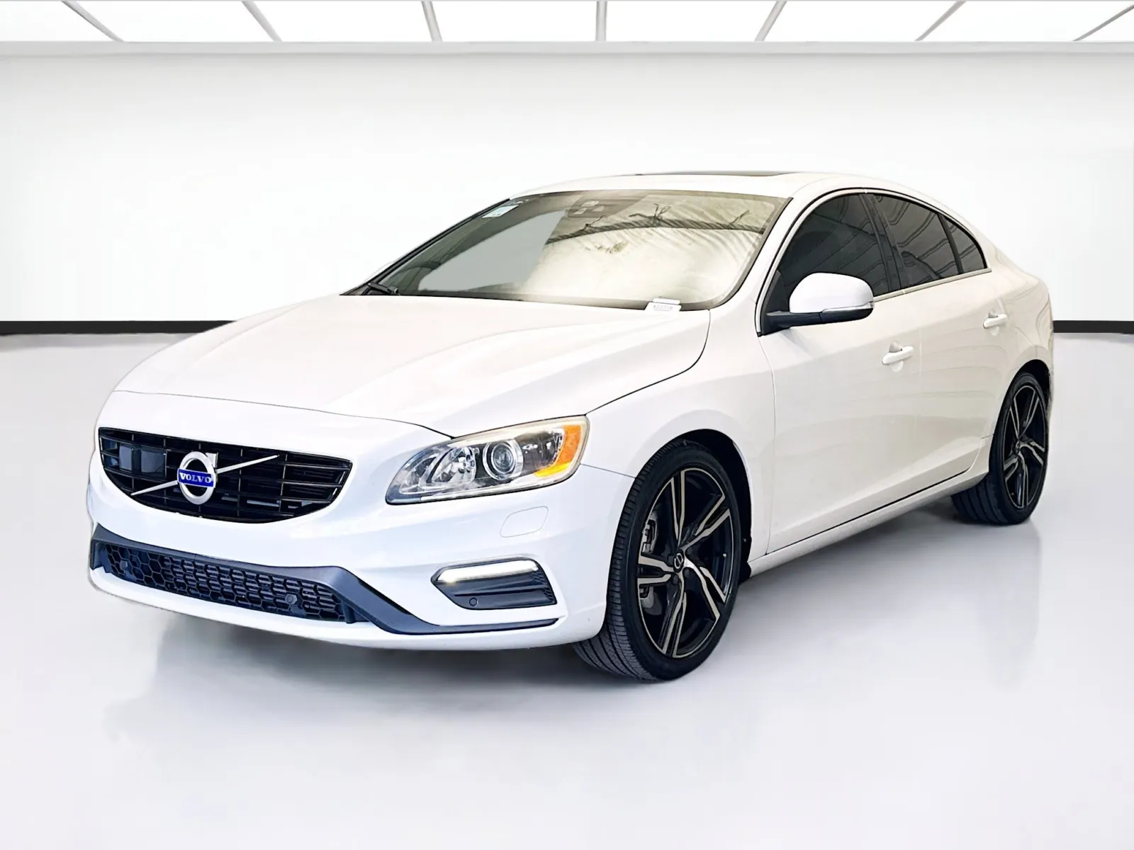 White 2017 Volvo S60 T6 R-Design Platinum for sale in Montclair, CA