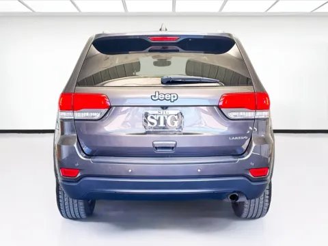 More photos of 2017 Jeep Grand Cherokee Laredo at KarGenie, CA
