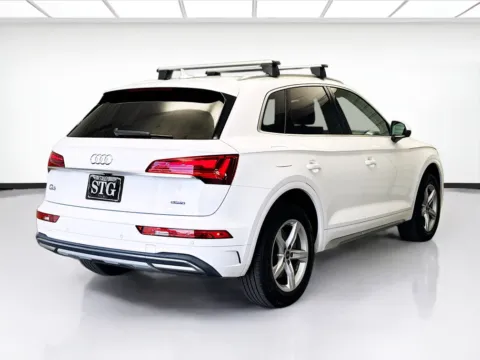 More photos of 2021 Audi Q5 45 Premium quattro at KarGenie, CA