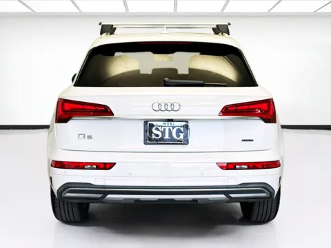 More photos of 2021 Audi Q5 45 Premium quattro at KarGenie, CA
