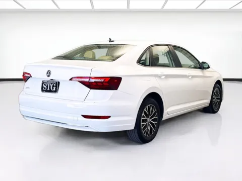 More photos of 2021 Volkswagen Jetta 1.4T SE at KarGenie, CA