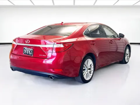 More photos of 2013 Lexus ES 350 at KarGenie, CA