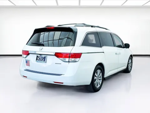 More photos of 2016 Honda Odyssey SE at KarGenie, CA