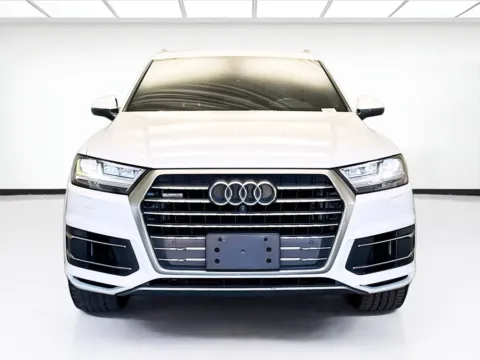 Photos of 2017 Audi Q7 3.0T Premium Plus quattro for sale in Montclair, CA at KarGenie