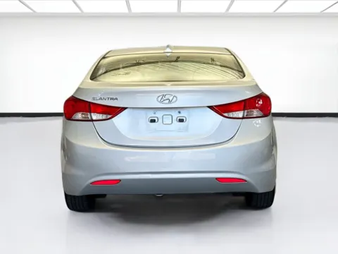 More photos of 2011 Hyundai Elantra GLS at KarGenie, CA