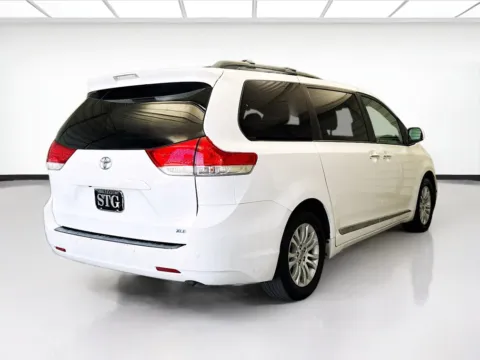 More photos of 2013 Toyota Sienna XLE at KarGenie, CA