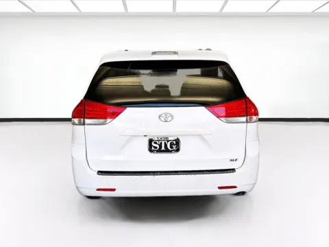 More photos of 2013 Toyota Sienna XLE at KarGenie, CA