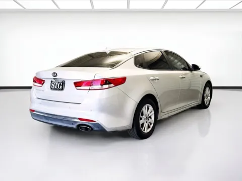More photos of 2018 Kia Optima LX at KarGenie, CA