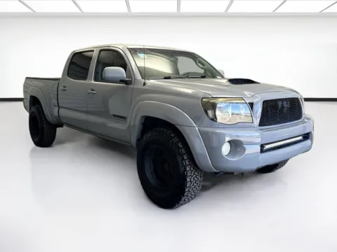 Another view of 2005 Toyota Tacoma PreRunner V6 for sale in Montclair, CA at KarGenie