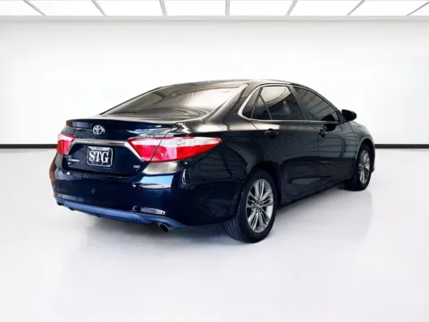 More photos of 2016 Toyota Camry SE at KarGenie, CA
