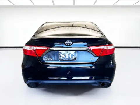 More photos of 2016 Toyota Camry SE at KarGenie, CA