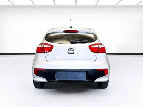 More photos of 2016 Kia Rio LX at KarGenie, CA