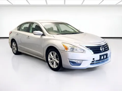 Another view of 2013 Nissan Altima 2.5 SV for sale in Montclair, CA at KarGenie