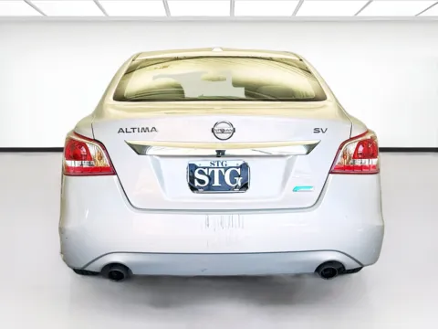 More photos of 2013 Nissan Altima 2.5 SV at KarGenie, CA