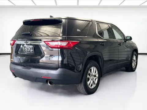 More photos of 2018 Chevrolet Traverse LS at KarGenie, CA