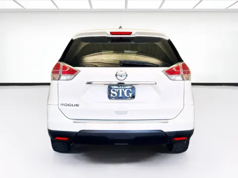 More photos of 2016 Nissan Rogue S at KarGenie, CA