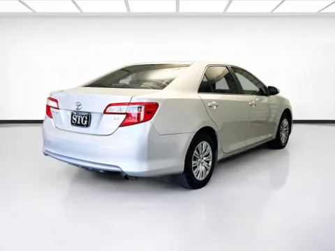 More photos of 2012 Toyota Camry LE at KarGenie, CA