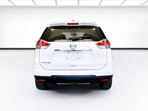 More photos of 2015 Nissan Rogue S at KarGenie, CA