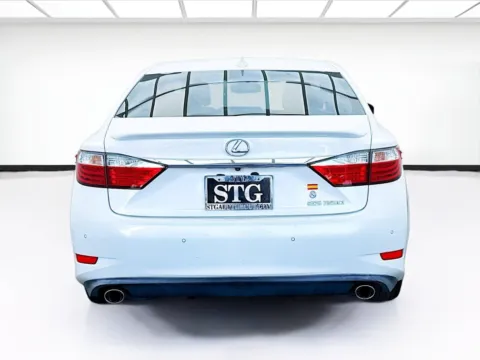More photos of 2015 Lexus ES 350 at KarGenie, CA