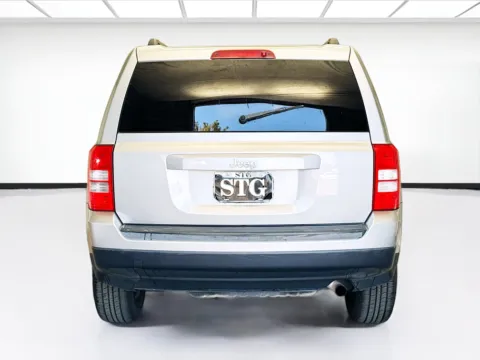 More photos of 2014 Jeep Patriot Sport at KarGenie, CA
