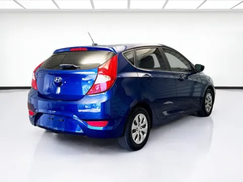 More photos of 2017 Hyundai Accent SE at KarGenie, CA