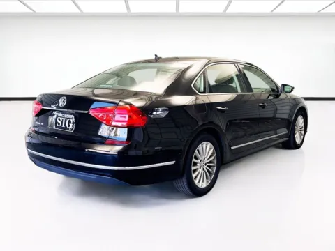 More photos of 2016 Volkswagen Passat 1.8T SE w/Technology/PZEV at KarGenie, CA