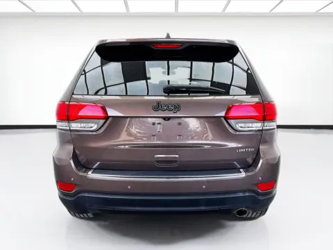 More photos of 2018 Jeep Grand Cherokee Limited at KarGenie, CA