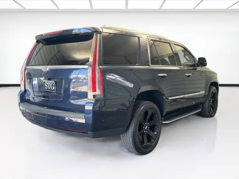 More photos of 2017 Cadillac Escalade Luxury at KarGenie, CA