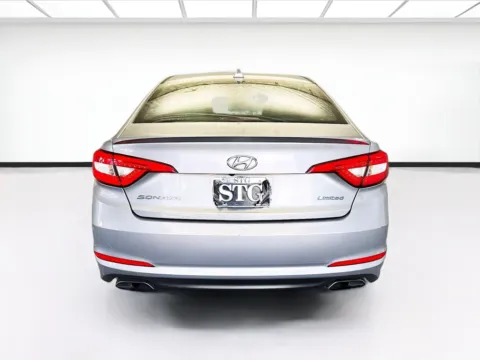 More photos of 2017 Hyundai Sonata Limited at KarGenie, CA