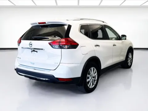 More photos of 2017 Nissan Rogue SV at KarGenie, CA