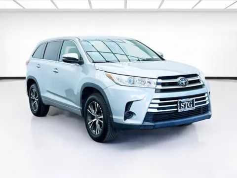 Another view of 2017 Toyota Highlander LE for sale in Montclair, CA at KarGenie