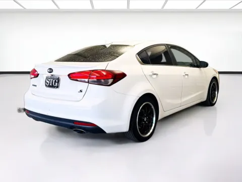 More photos of 2017 Kia Forte S at KarGenie, CA