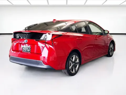 More photos of 2022 Toyota Prius XLE at KarGenie, CA
