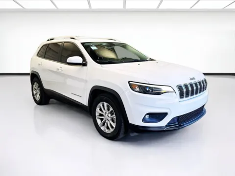 Another view of 2019 Jeep Cherokee Latitude for sale in Montclair, CA at KarGenie