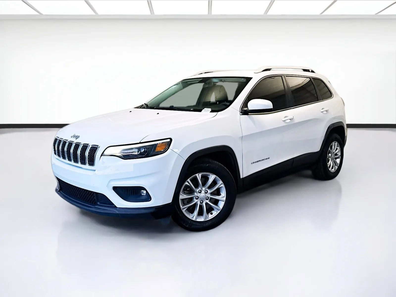 White 2019 Jeep Cherokee Latitude for sale in Montclair, CA