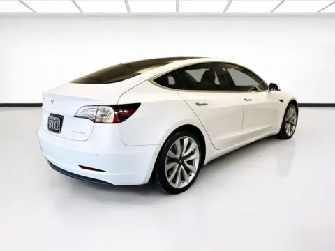 More photos of 2019 Tesla Model 3 at KarGenie, CA