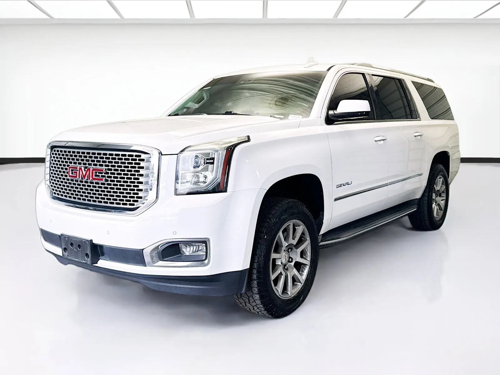 White 2015 GMC Yukon XL Denali for sale in Montclair, CA