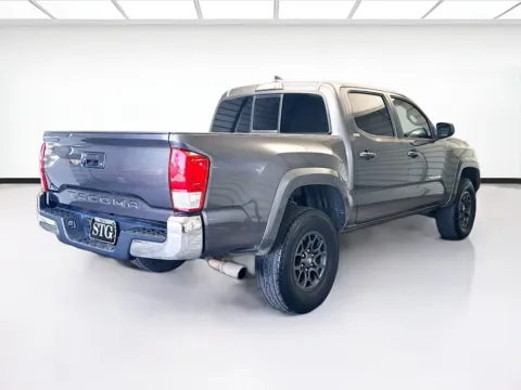 More photos of 2016 Toyota Tacoma SR5 at KarGenie, CA