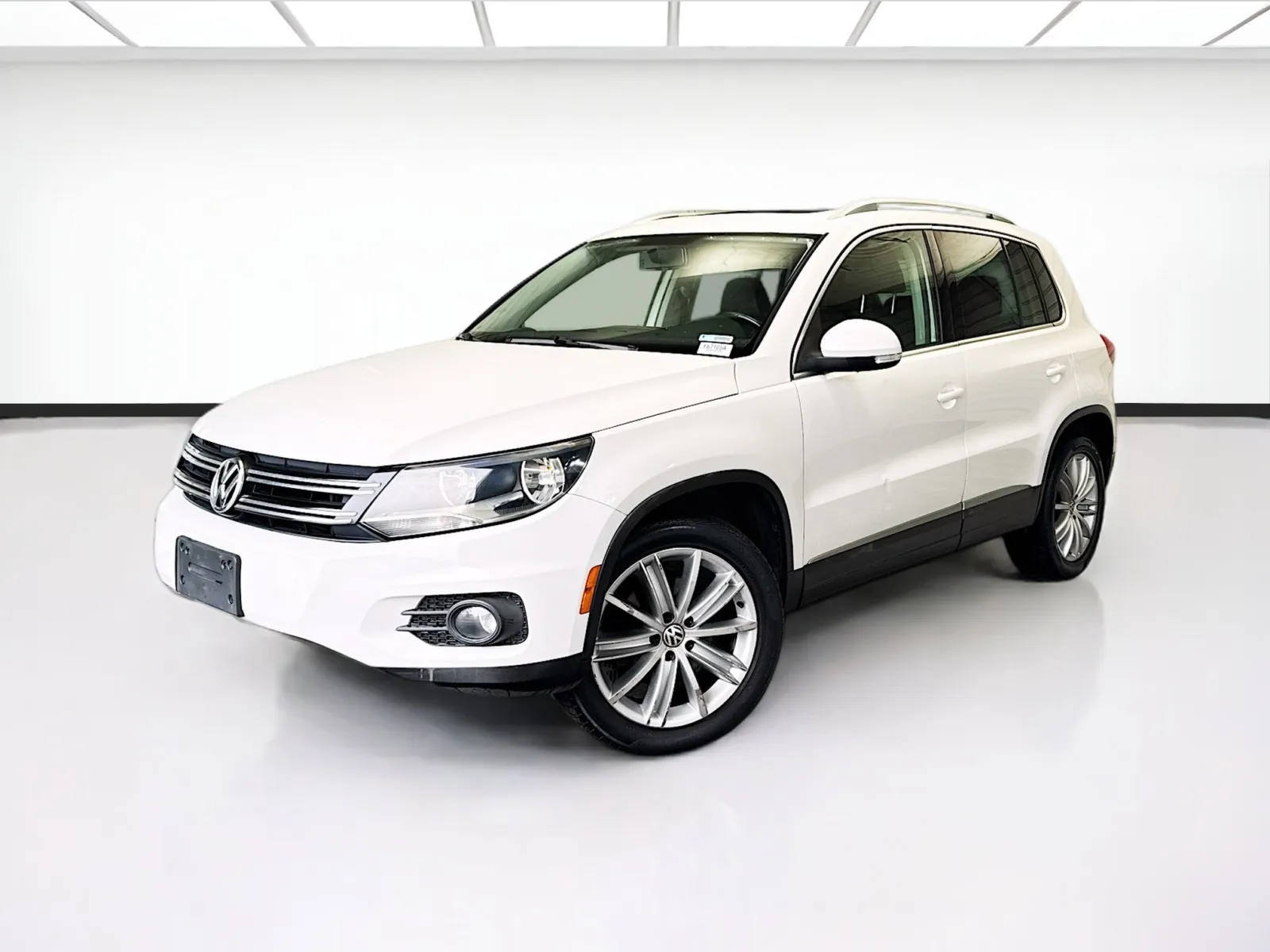 White 2012 Volkswagen Tiguan SE for sale in Montclair, CA