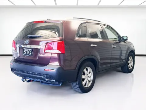 More photos of 2012 Kia Sorento LX at KarGenie, CA