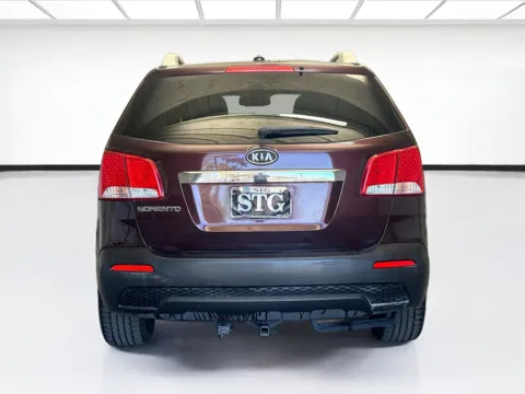 More photos of 2012 Kia Sorento LX at KarGenie, CA
