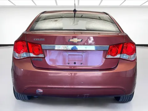 More photos of 2012 Chevrolet Cruze LS at KarGenie, CA