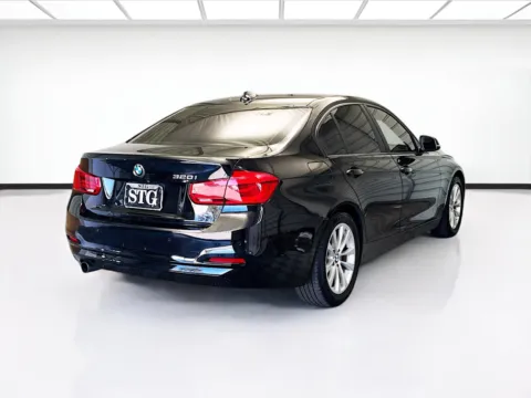 More photos of 2018 BMW 3 Series 320i at KarGenie, CA