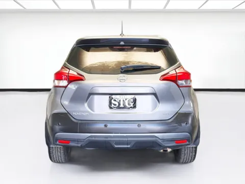 More photos of 2020 Nissan Kicks SR at KarGenie, CA